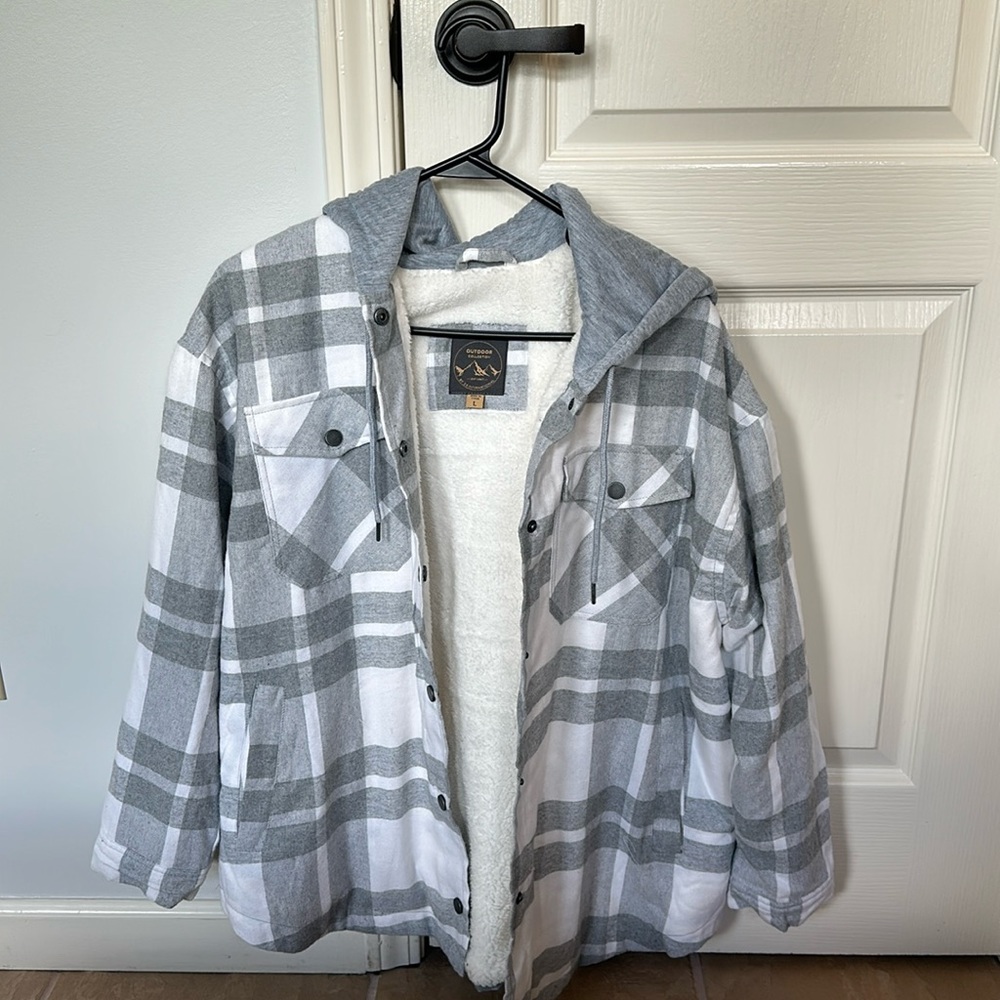 Cozy Plaid Jacket in Grey and White. Never Worn